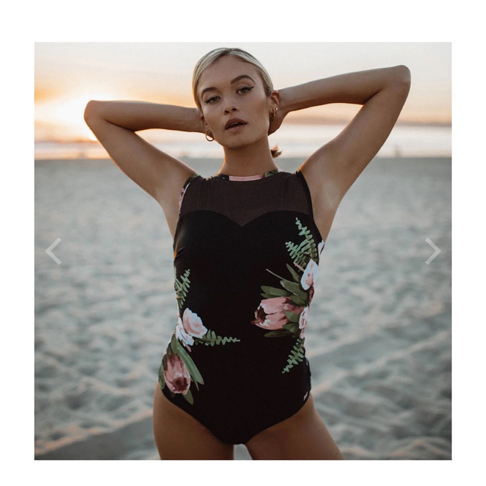 Albion THE MARIA ONE-PIECE, CAROLINA XL-New and never worn